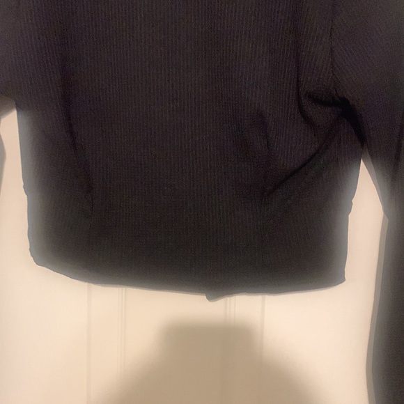 Pre-loved corset detail long sleeve crop top! - Picture 5 of 6